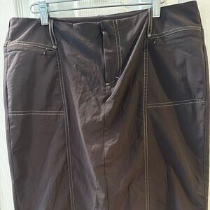 Atletas stretch brown skirt with pockets and slit in the back size 12